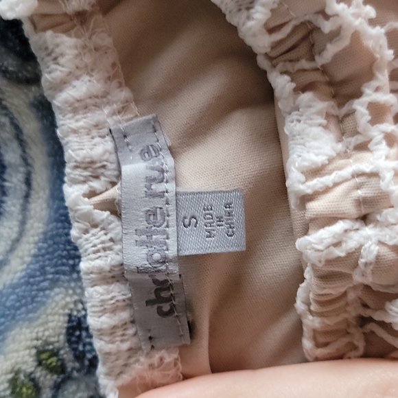 Off Shoulder White Crochet style Crop Top - Picture 4 of 4